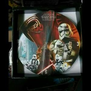 Star wars Wall Clock The Force  Awakens Phasma